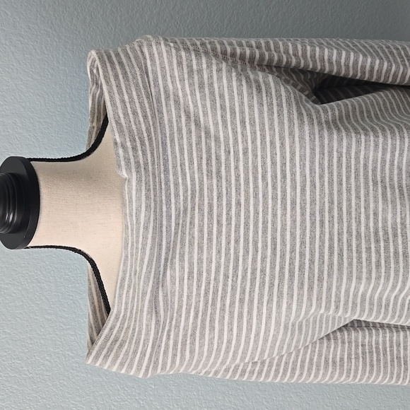 STANDARD JAMES PERSE Striped Boatneck Top Pullover Gray White Sz Large 3 Cotton - Picture 3 of 12